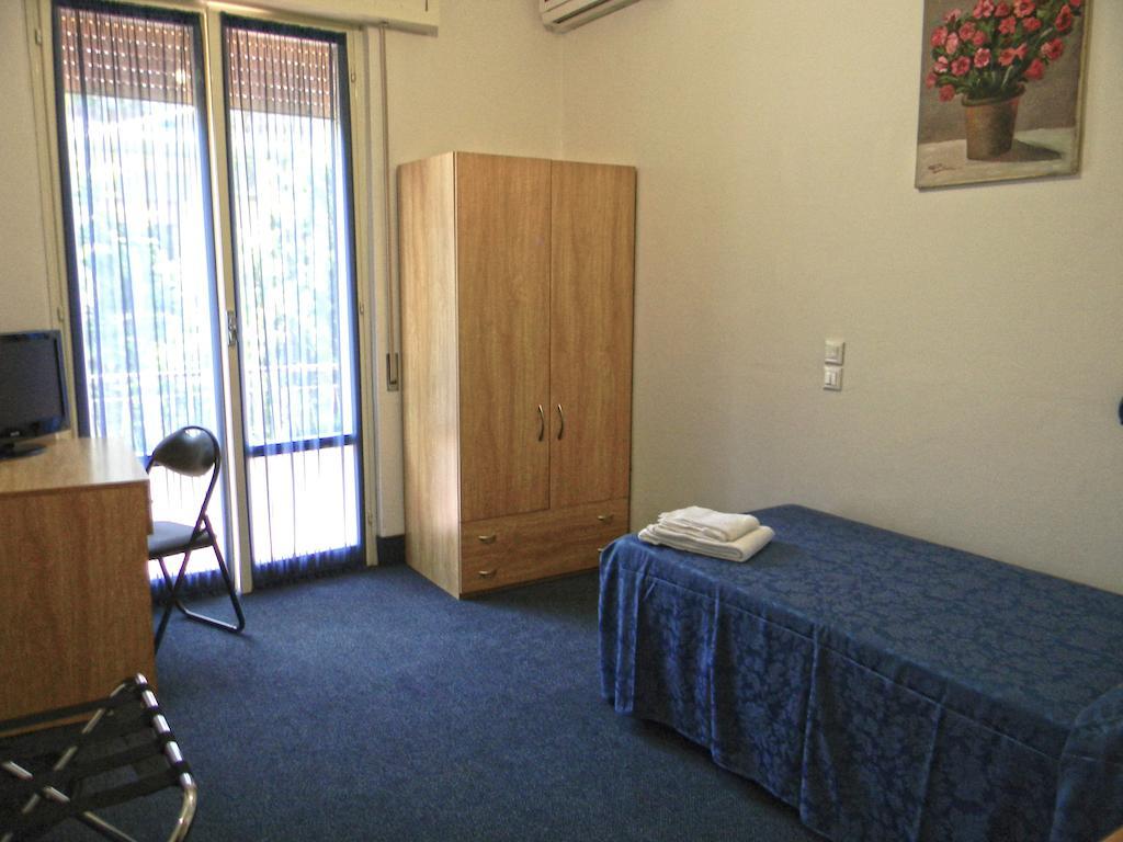קסטרוקארו טרמה Hotel Villa Serena חדר תמונה