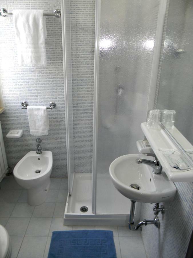 קסטרוקארו טרמה Hotel Villa Serena מראה חיצוני תמונה
